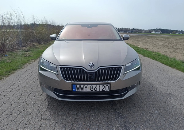 Skoda Superb cena 79900 przebieg: 200234, rok produkcji 2017 z Wyszków małe 154